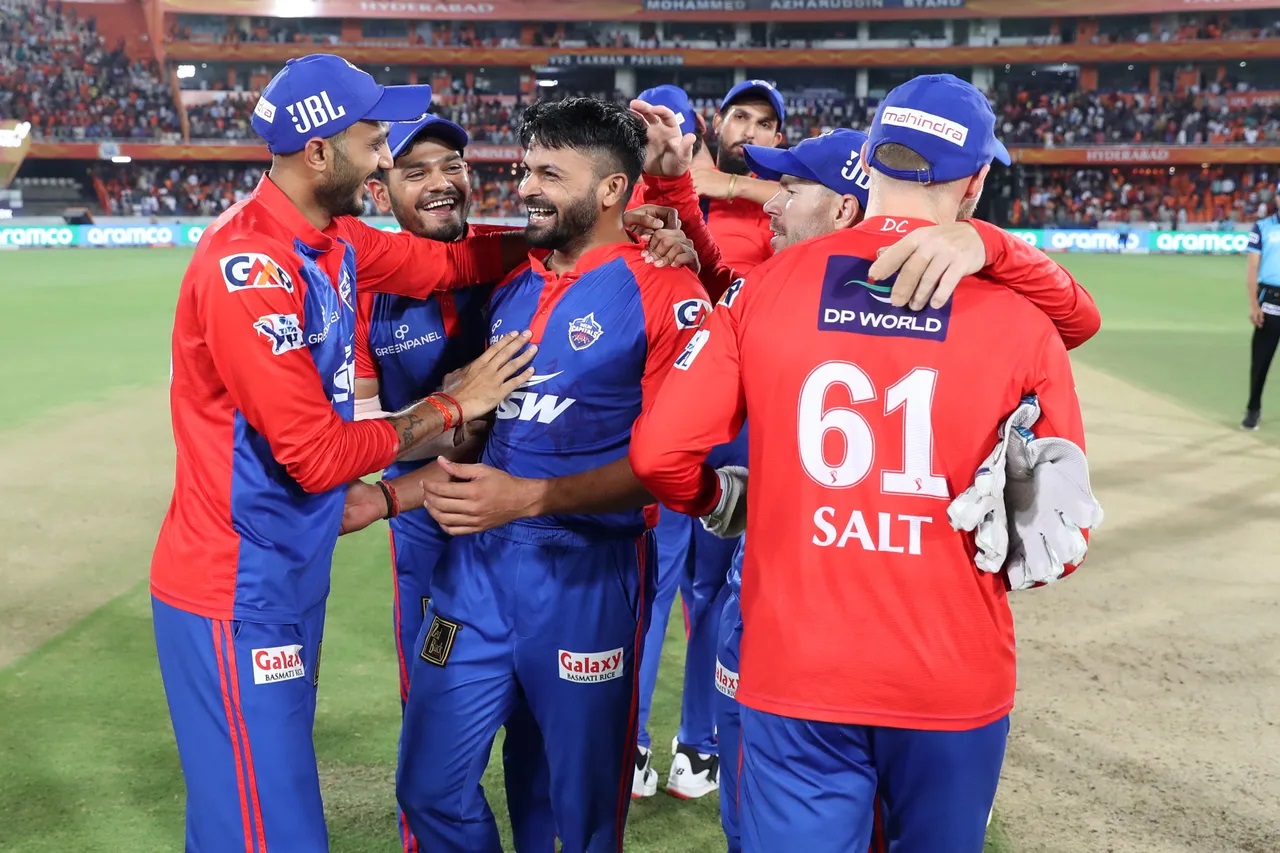 ఢిల్లీ మొదటిసారి 150 కంటే తక్కువ డిఫెన్స్, హైదరాబాద్‌ను వరుసగా ఐదోసారి ఓడించి, ముఖేష్ మెరిశాడు