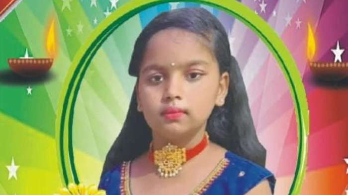 వాషింగ్ మెషిన్ వైర్ తగిలి బాలిక మృతి, మరణంలో అర్థం తెలుసుకుంది