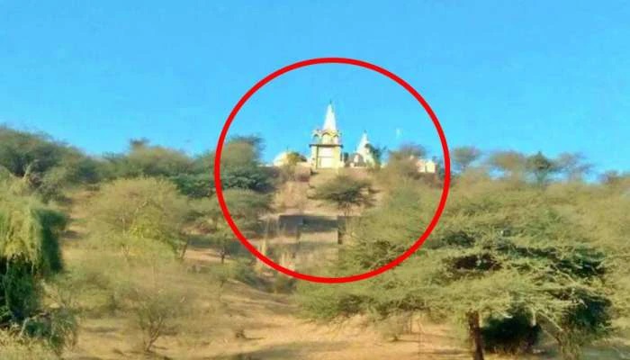 దేశంలోని ఈ వింత గ్రామంలో ఒకే ఒక్క వ్యక్తి నివసిస్తున్నాడు..! మిగిలిన వారు ఎలా ఉన్నారో తెలిస్తే మీరు షాక్ అవుతారు?