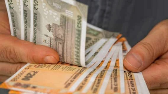 8వ వేతన సంఘం: ₹18,000 నుండి ₹58,500 వరకు? పెరగనున్న ఫిట్మెంట్ ఫ్యాక్టర్!