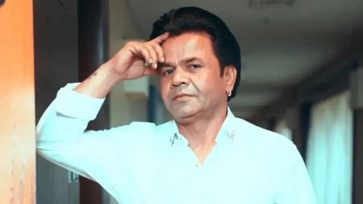 “నా దగ్గర డబ్బుల్లేవు” – జైలుకు వెళ్లే ముందు కన్నీరు పెట్టుకున్న రాజ్పాల్ యాదవ్