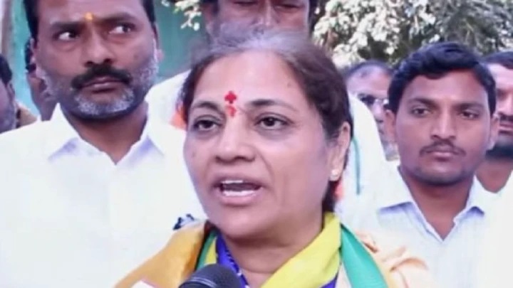 మహారాష్ట్రలో అరుదైన పోరు: బీజేపీ అభ్యర్థి అయిన తన వదినను కేవలం 2 ఓట్ల తేడాతో ఓడించిన కాంగ్రెస్ అభ్యర్థి.