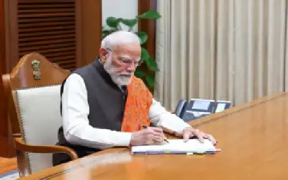 సేవా తీర్థ్: ‘ప్రజలే దేవుళ్లతో సమానం’ – కొత్త ప్రధాని కార్యాలయంలో మోదీ చేసిన 4 కీలక సంతకాలు!