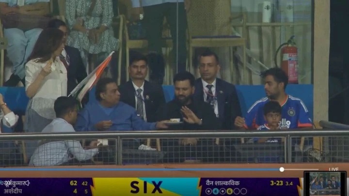T20 వరల్డ్ కప్ 2026: రోహిత్ శర్మకు టీ ఆఫర్ చేసిన ముఖేష్ అంబానీ; నెట్టింట వైరల్ అవుతున్న వీడియో