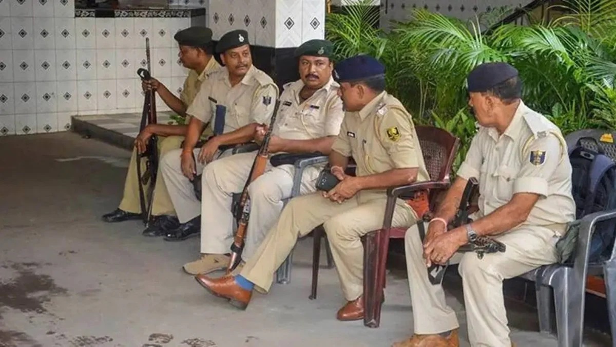 బర్త్‌డే పార్టీకి వెళ్లొస్తానన్న ఎంబీఏ విద్యార్థిని.. 4 రోజుల తర్వాత లాక్ చేసిన ఫ్లాట్‌లో శవమై గుర్తింపు; Socks ఆధారంగా తండ్రి ఆవేదన