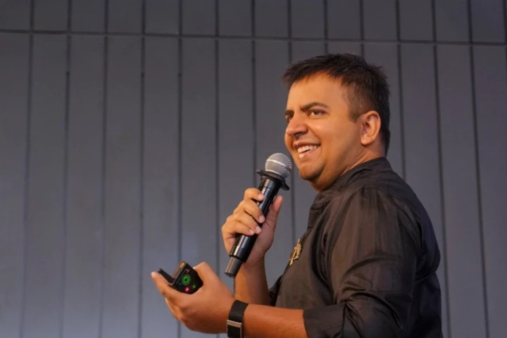 ఓలా సీఈఓ భవిష్ అగర్వాల్‌పై గోవా వినియోగదారుల కమిషన్ వారెంట్ జారీ