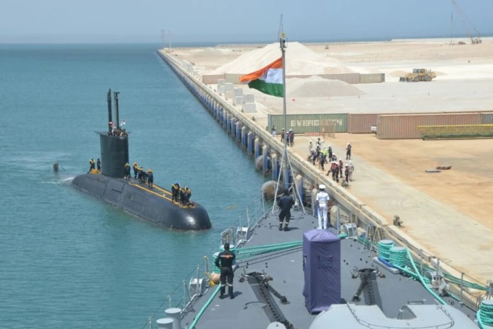 “ఇప్పటివరకు నిద్రపోతున్నారా?” INS షిక్రా వద్ద 23 అంతస్తుల భవనం ఎలా వెలిసింది? నౌకాదళ అధికారులపై హైకోర్టు ఆగ్రహం