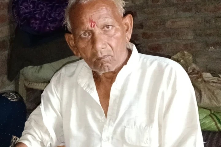 దారుణం: తండ్రిపై కట్టెలు, రగ్గులు వేసి సజీవ దహనం చేసిన కొడుకు!
