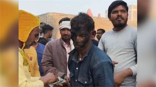 నోరులేని జీవి మృతి, మానవత్వం మంటగలిసింది: బృందావనంలో కామ పిశాచిగా మారిన కూలీ.. దారుణం తర్వాత నిందితుడి ముఖానికి నల్లరంగు పూసి వీధుల్లో తిప్పిన జనం