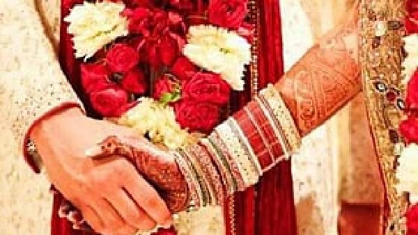 రిసెప్షన్‌లో స్నేహితుల బాణసంచా మోత.. షాక్‌తో స్పృహతప్పి పడిపోయిన వధువు!