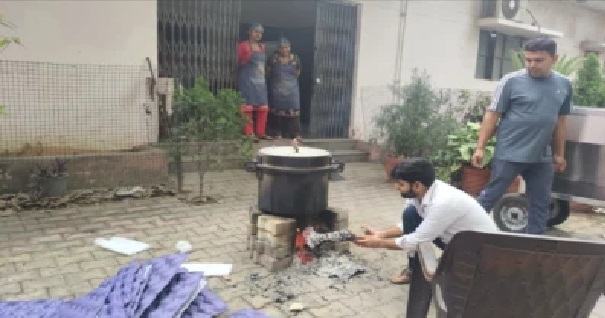 జిల్లా ఆసుపత్రిలో వెలిగిన కట్టెల పొయ్యి.. ఉలిక్కిపడ్డ అధికారులు, రంగంలోకి దిగిన DSO మరియు CMO