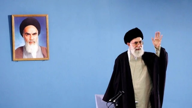 45 ఏళ్లుగా తన కుడి చేతిని దాచి ఉంచిన ఇరాన్ సుప్రీం లీడర్ ఖమేనీ; దీని వెనుక ఉన్న అసలు కారణం ఏమిటి?