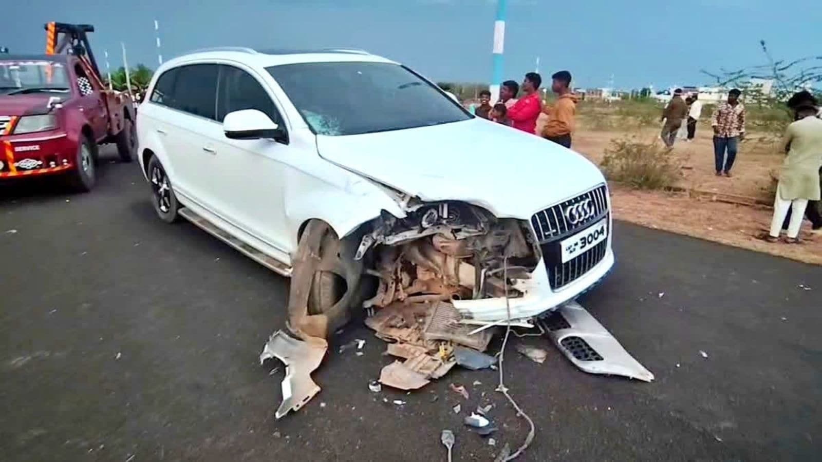 కర్ణాటక బీజేపీ నేత 15 ఏళ్ల కుమారుడు మృతి: హుబ్బళ్ళిలో ఆడి క్యూ7తో ‘యాక్షన్ బ్రేక్’ రీల్ స్టంట్ వికటించి దుర్మరణం
