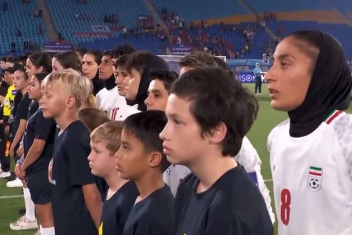 నిశ్శబ్ద పోరాటం! ఆసియా కప్ తొలి మ్యాచ్లో జాతీయ గీతం పాడటానికి నిరాకరించిన ఇరాన్ మహిళా ఫుట్బాల్ జట్టు