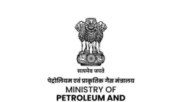 LPG రీఫిల్ బుకింగ్ పుకార్లను కొట్టిపారేసిన ప్రభుత్వం: నిబంధనల్లో మార్పు లేదు