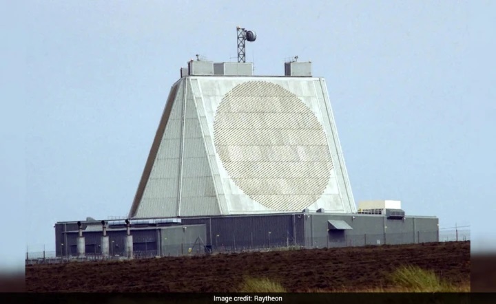 గల్ఫ్లో అమెరికాకు చెందిన అతిపెద్ద రాడార్ ధ్వంసం: ఇరాన్ సంచలన ప్రకటన.. ఏమిటీ ‘బిలియన్ డాలర్’ మెషీన్?