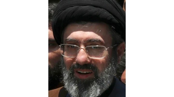 అలీ ఖమేనీ మరణం తర్వాత ఇరాన్ కొత్త సుప్రీం లీడర్‌గా ‘మెజ్తబా’? నివేదికలు ఏం చెబుతున్నాయి..