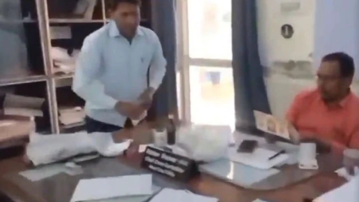 పైల్స్ ఆపరేషన్ తర్వాత సెలవు అడిగితే.. లోకో పైలట్ బట్టలు విప్పించిన అధికారి! రైల్వే విచారణ కమిటీ ఏర్పాటు