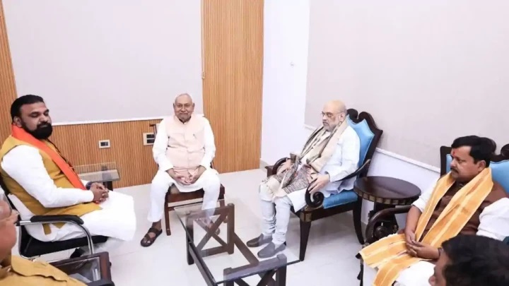 బీహార్ రాజకీయాల్లో మొదలైన అసలు ఆట! తొలిసారి బీజేపీ ముఖ్యమంత్రి? 32 మంది మంత్రుల ప్రమాణ స్వీకారం.. హోం శాఖపై వీడని పీచుముడి!