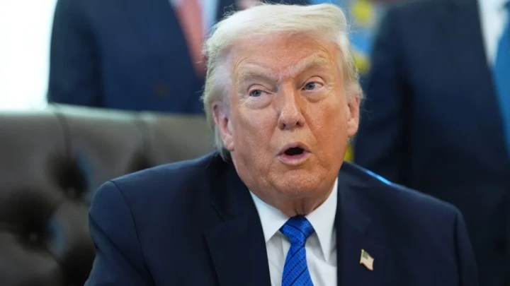 ట్రంప్ ప్రైవేట్ పార్ట్‌ను కొరికిన బాలిక? ఎప్స్టీన్ రిపోర్ట్‌లో షాకింగ్ నిజాలు.. వణికిపోతున్న అమెరికా!