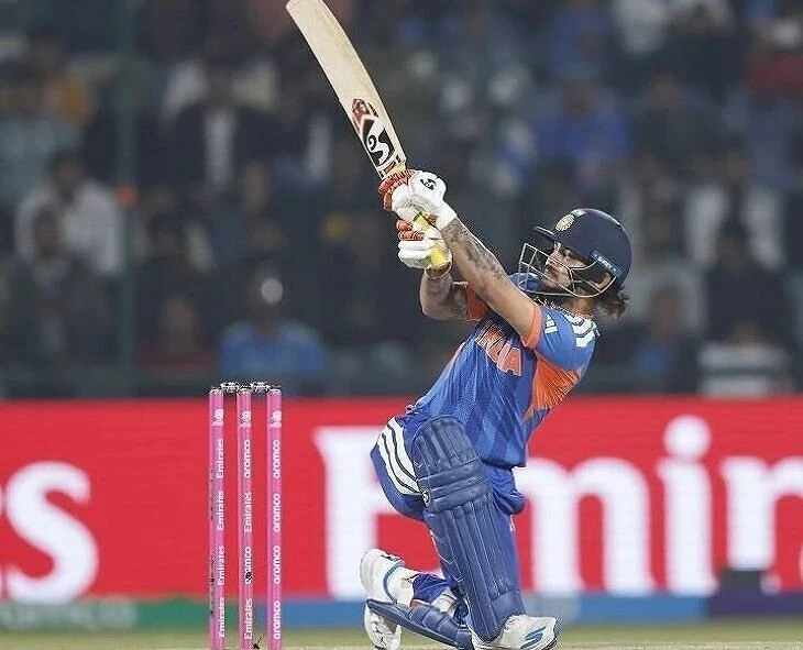 కన్నీటిని దాచుకుని.. దేశం కోసం ఆడిన ఇషాన్