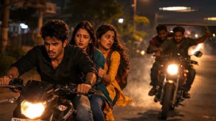 బైక్పై వెంటాడిన కామాంధులు.. 14 ఏళ్ల బాలికపై సామూహిక అత్యాచారం.. జాతీయ రహదారిపై దారుణం!
