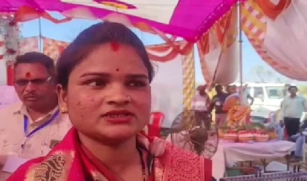 ‘సర్కారీ పెళ్లి’లో ఒక్కసారిగా కలకలం.. గుంపులో జరిగిన పనికి అంతా షాక్!