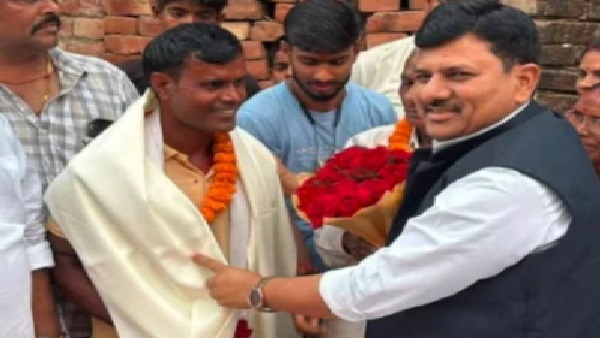 వైరల్ వీడియో: బీహార్‌లో నకిలీ యూపీఎస్సీ టాపర్ హల్‌చల్; ఎమ్మెల్యే నుండి నగదు, బహుమతులు స్వీకారం!