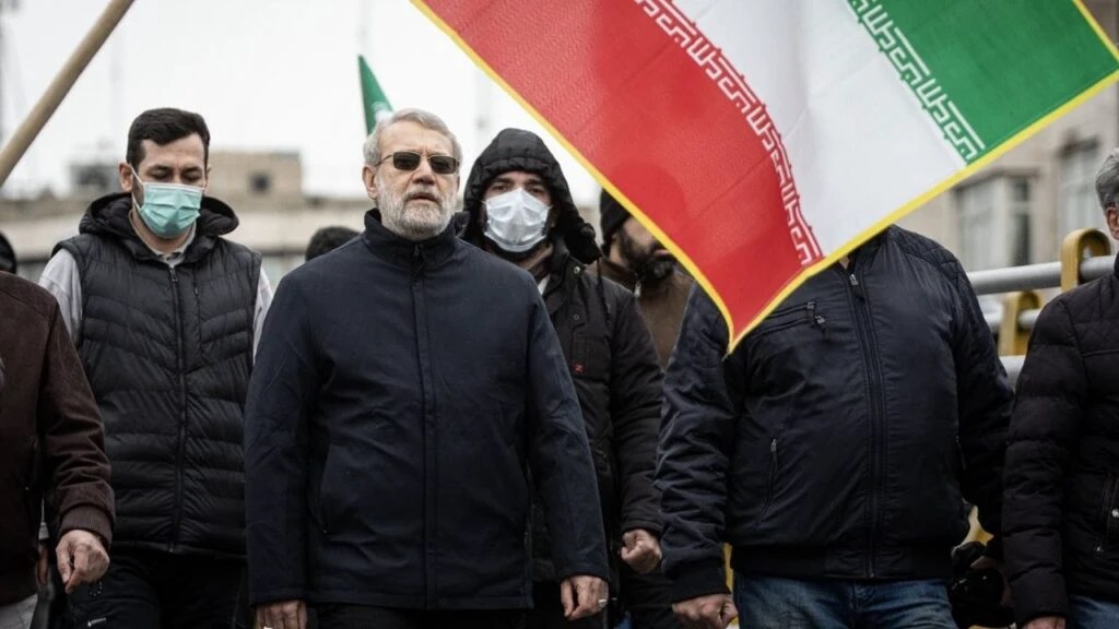 “మమ్మల్ని ఎవరూ ఏమీ చేయలేరు!” ప్రాణాపాయం ఉన్నా.. తుపాకుల నీడలో టెహ్రాన్ వీధుల్లో ఇరాన్ అధ్యక్షుడు! ప్రపంచాన్ని ఆశ్చర్యపరిచిన ఫోటోలు..!!