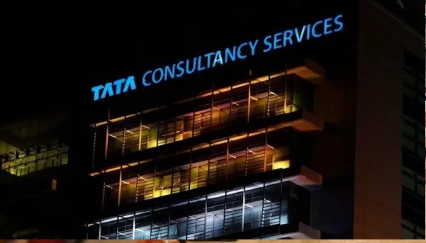 “నా చీర లాగేవారు, నా తొడలపై చేతులు వేసేవారు”: TCS మహిళా ఉద్యోగి వివరించిన ఘోరకలి