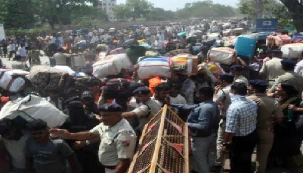 పశ్చిమ బెంగాల్ ఎన్నికల ముందు సూరత్లో ‘ఓటర్ స్పెషల్’ హడావుడి: రాజకీయ చాణక్యులకూ అందని వ్యూహం!