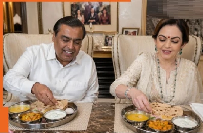 ముఖేష్ అంబానీ ఇంట్లో ప్రతిరోజూ 4000 చపాతీలు ఎందుకు తయారు చేస్తారు? ఆంటిలియాలో రోజువారీ మెనూను చూడండి.!