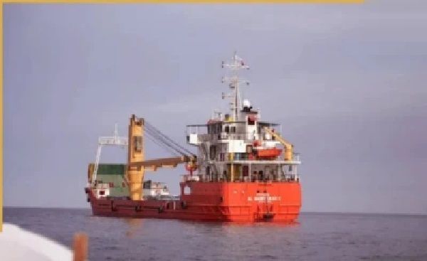 భారత్ వస్తున్న నౌకపై ఇరాన్ దాడి, రెండు నౌకలు బందీ; ముడి చమురు ధరలకు రెక్కలు!