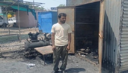 గుజరాత్: చిన్న బైక్ ప్రమాదం.. ఆపై చెలరేగిన హింసతో సర్వం కోల్పోయిన సాబిర్! బీహార్ వలస కార్మికుడి కంటతడి