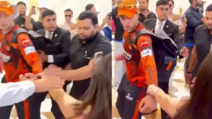 RR vs SRH: అభిషేక్ శర్మ కోసం ఫ్యాన్ గర్ల్ క్రేజ్.. టీమ్ హోటల్‌లో ఒక్కసారిగా చేయి పట్టుకోవడంతో వైరల్ అయిన వీడియో!