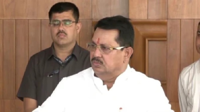 ట్రంప్‌పై కాల్పులు ‘ప్రజా తిరుగుబాటు’.. భారత్‌లోనూ అదే పరిస్థితి! కాంగ్రెస్ ఎమ్మెల్యే  సంచలన వ్యాఖ్యలు.