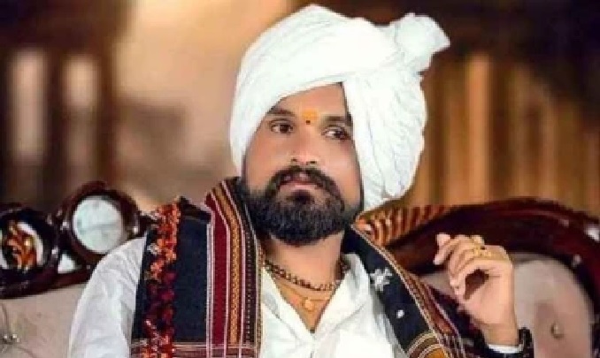 నకిలీ బాబా బర్త్డేకు 90 మంది ఎమ్మెల్యేలు! అత్యాచారం కేసులో బెయిల్పై వచ్చి 27 ఎకరాల్లో మఠం; మనోహర్ మామ ‘మాయా’ సామ్రాజ్యం బట్టబయలు