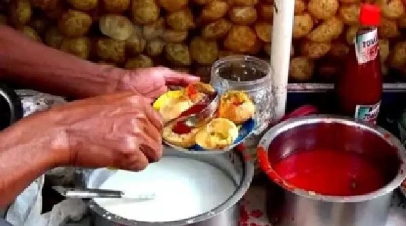 పానీపూరీ తిన్న ఆరేళ్ల చిన్నారి బలి – 20 మందికి అస్వస్థత.. పోలీసుల విచారణ!