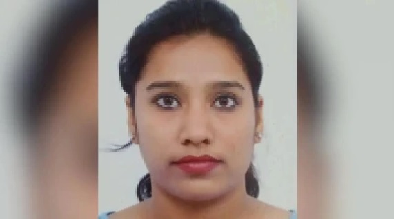యువతి అనుమానాస్పద మృతి: నగ్నంగా, కుళ్ళిన స్థితిలో మృతదేహం లభ్యం! ఇది హత్యేనా? ప్రియుడిపై అనుమానాలు