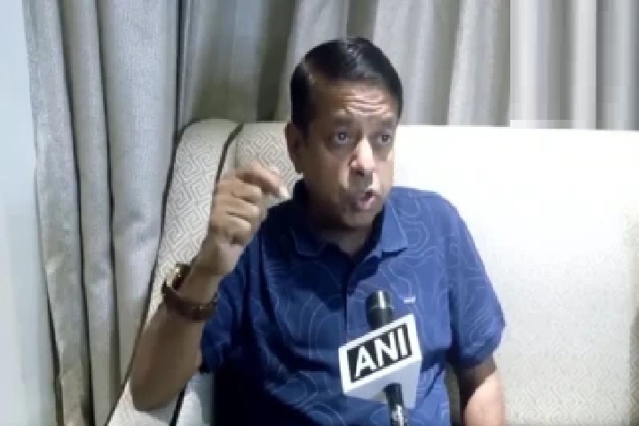 “ఎగ్జిట్ పోల్స్‌ను వదిలేయండి! 109వ గంటలో విజయ్ ముఖ్యమంత్రి అవుతారు!” టీవీకే ఆస్థాన జ్యోతిష్యుడి అంచనా!