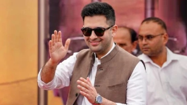 రాజ్యసభలో ఆప్ డెప్యూటీ లీడర్ పదవి నుండి రాఘవ్ చద్దా తొలగింపు