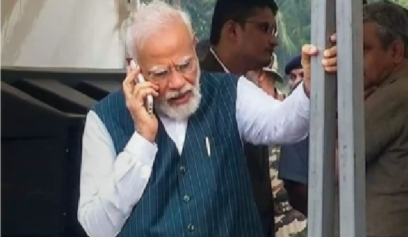 ప్రధాని మోదీ ఏ ఫోన్ వాడుతున్నారో తెలుసా? ఆ స్మార్ట్ఫోన్ వెనుక ఉన్న అసలు రహస్యం తెలిస్తే షాక్ అవ్వాల్సిందే!