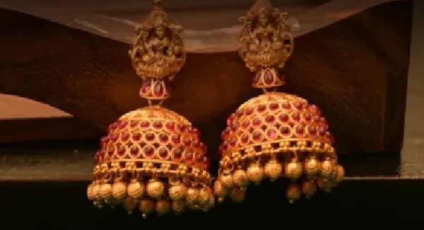 బంగారం ప్రియులకు గుడ్ న్యూస్: తగ్గిన పసిడి ధరలు! ఆభరణాలు కొనేముందు ఈ విషయాలు తప్పక తెలుసుకోండి..