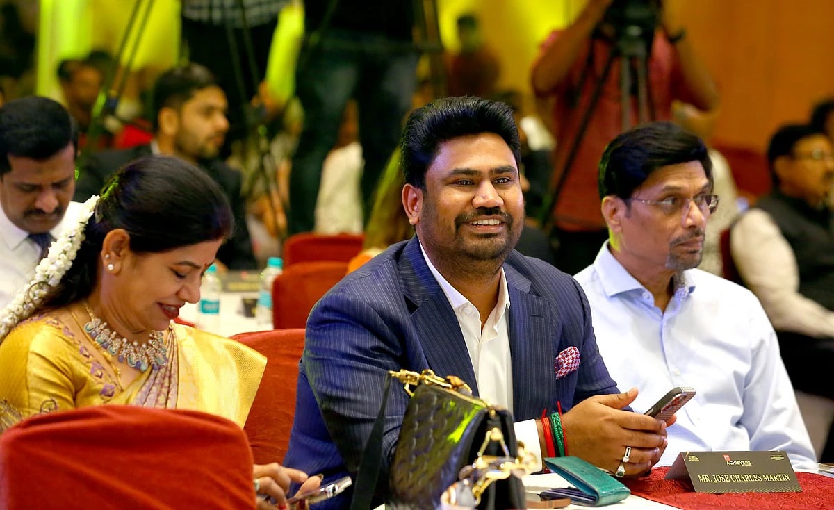 రూ. 5,000 కోట్ల ఆస్తులతో తమిళనాడులోనే అత్యంత ధనవంతురాలైన అభ్యర్థి!