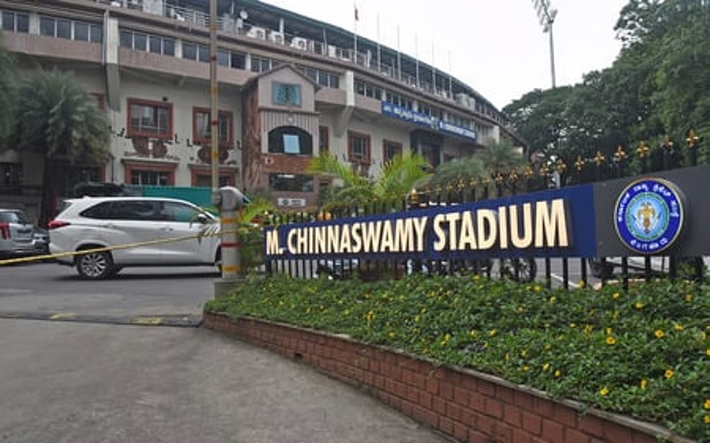 IPL టికెట్ల బ్లాక్ దందాపై ‘క్రైమ్ బ్రాంచ్’ పంజా! నిలదీసిన పోలీసులు.. కటకటాల్లో 11 మంది కేటుగాళ్లు!