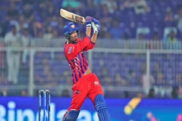 లక్నో గెలిచింది.. ఒక తండ్రి కల నెరవేరింది! కొడుకు కోసం ఇల్లు అమ్మి.. అప్పుల పాలై.. జైలుకెళ్లిన తండ్రి! ముకుల్ చౌదరి సిక్సర్ల వెనుక కన్నీటి గాథ