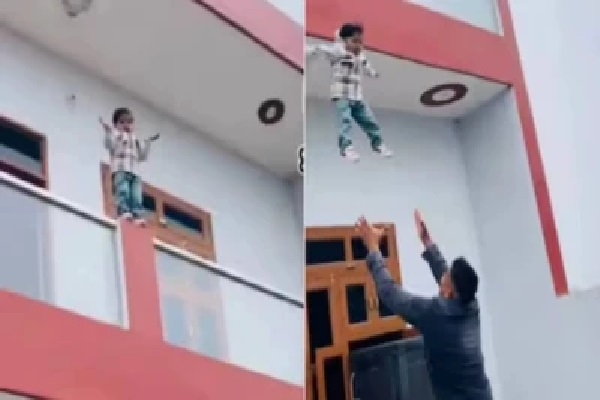 రీల్స్ పిచ్చి పరాకాష్ట: వ్యూస్ కోసం కన్న కొడుకు ప్రాణాలనే పణంగా పెట్టిన తండ్రి! మేడపై నుంచి దూకిన పసివాడు.. నెటిజన్ల తీవ్ర ఆగ్రహం