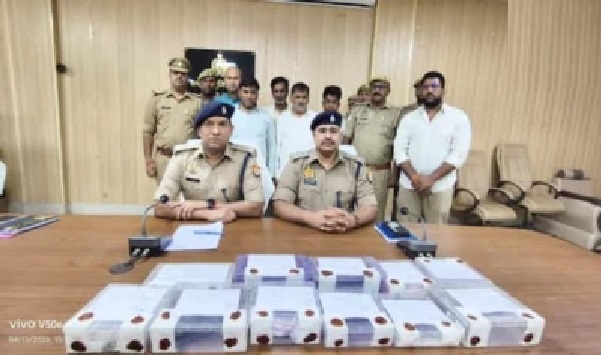 భారీ నకిలీ నోట్ల రాకెట్ గుట్టురట్టు! ఇండో-నేపాల్ సరిహద్దులే అడ్డాగా చలామణి.. రూ. 4.20 లక్షల నకిలీ కరెన్సీ సీజ్! ఐదుగురు కేటుగాళ్ల అరెస్ట్!