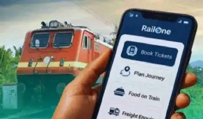 రైల్వే ప్రయాణికులకు అదిరిపోయే గిఫ్ట్! ‘RailOne’ యాప్తో టికెట్లపై 3% డిస్కౌంట్.. ఇక స్టేషన్లలో క్యూ లైన్లకు చెక్!