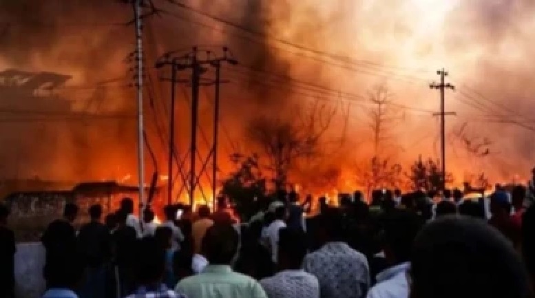 లక్నోలో ‘అణు’ బాంబును తలపించిన విస్ఫోటనం! ఒకేసారి 100 సిలిండర్లు బ్లాస్ట్.. నిప్పుల కొలిమిలా మారిన వికాస్ నగర్, ఆకాశం రక్తవర్ణం!